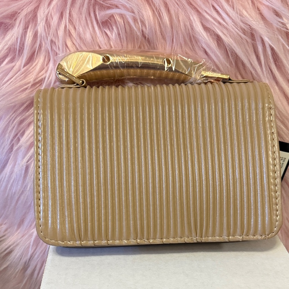 bebe Raelynn Metal Gold Ribbed Crossbody Bag - Picture 6 of 7
